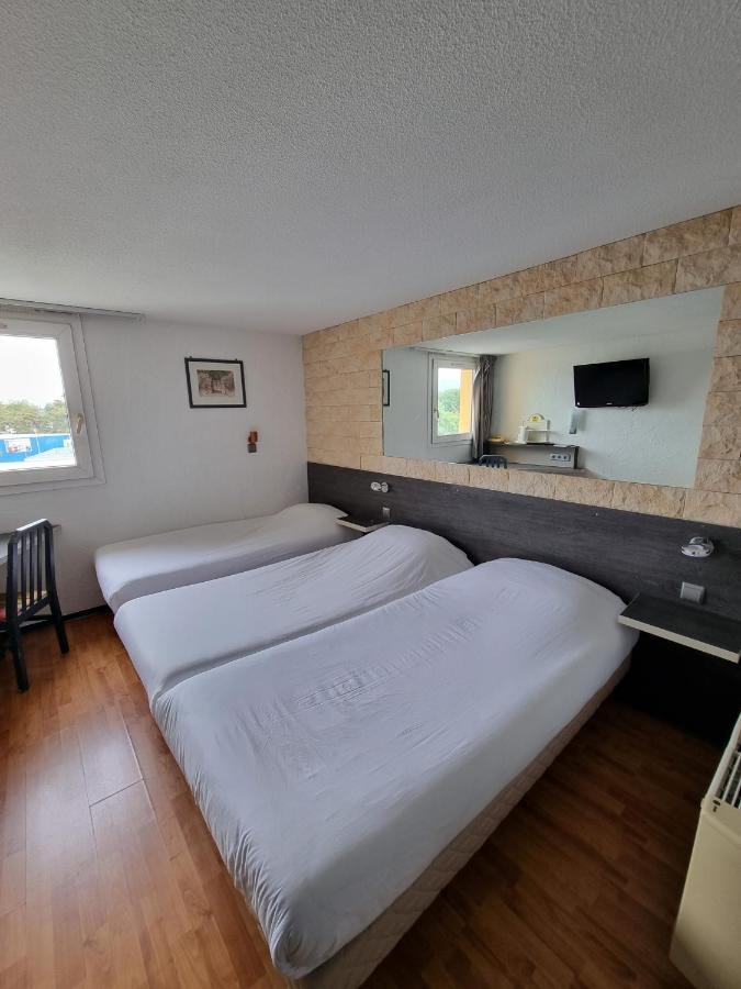 Hotel Restaurant Le Relais - Pau Nord Lons Екстер'єр фото
