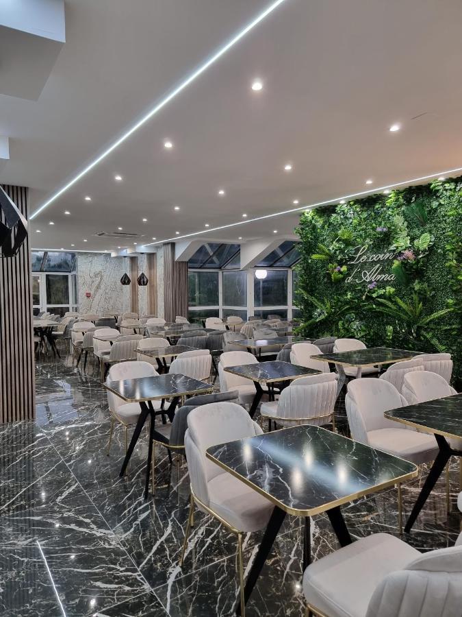 Hotel Restaurant Le Relais - Pau Nord Lons Екстер'єр фото